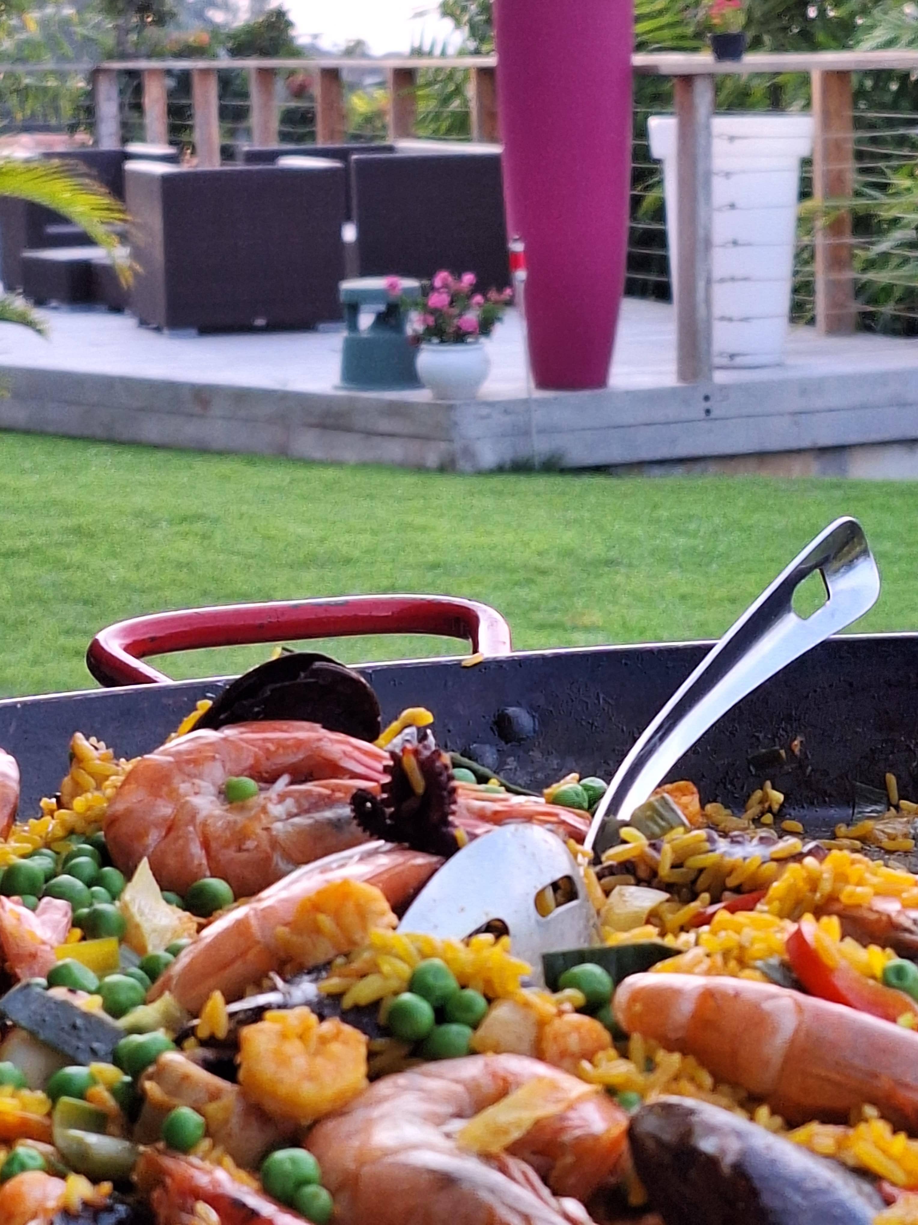 Delivery de Paella Mixta abundante y lista para compartir en familia